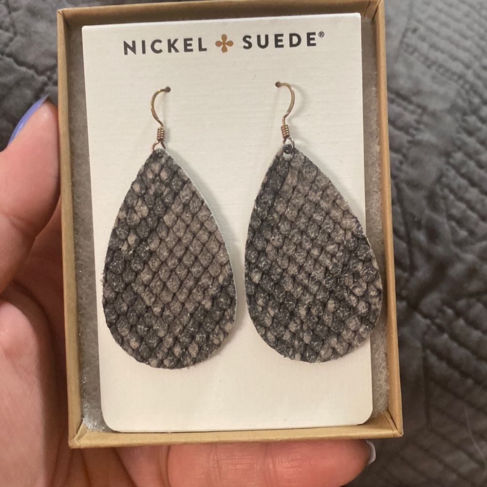 Nickel and suede earrings